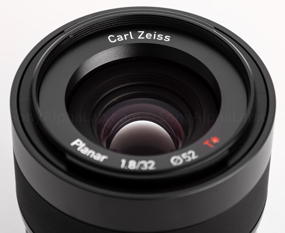 Zeiss Touit 32mm f/1.8 Lens (Sony E-Mount)