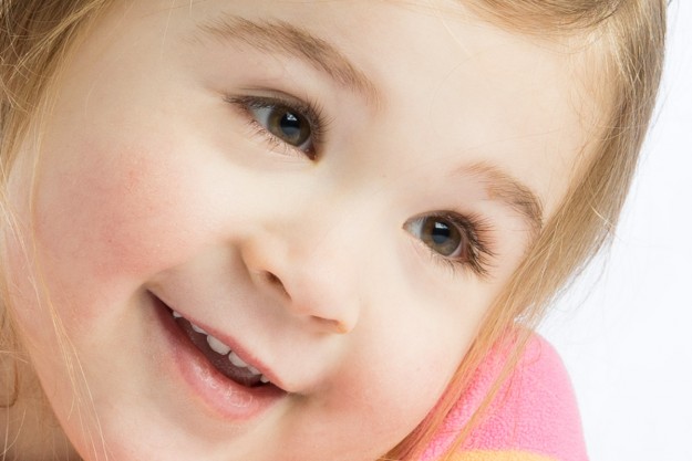 100% Crop - Sony A7r w/ E-Mount Zeiss 55mm f/1.8 lens - Studio Lighting @ f/5.6, ISO 100, 1/160sec, Raw Quality