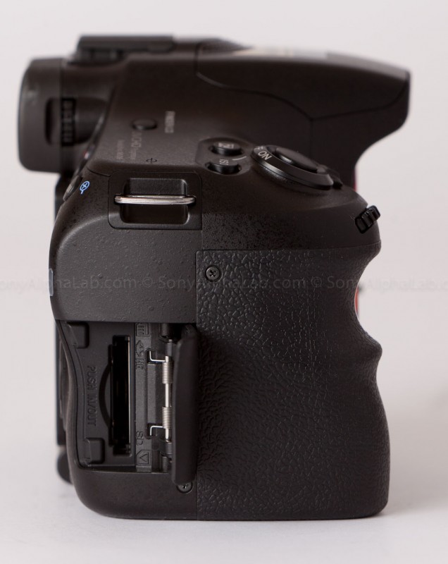 Sony A57 (slt-a57) - Right Side